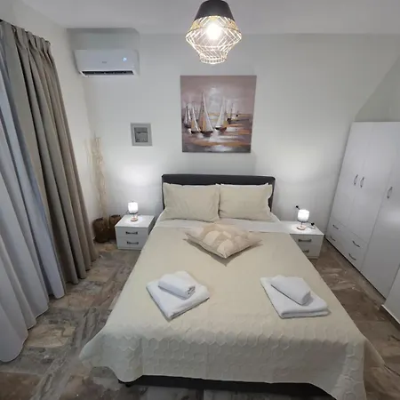 Апартаменты Sol Apartments-seaview-3min Walk To Beach-tolo