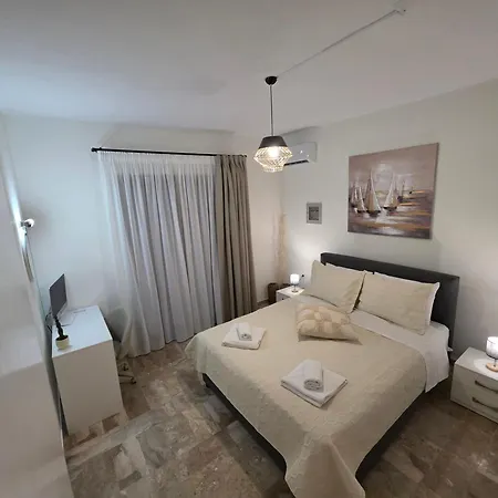 Sol Apartments-seaview-3min Walk To Beach-tolo * Толон