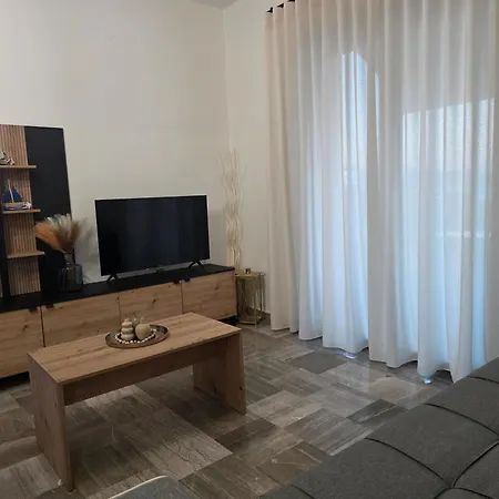 Апартаменты Sol Apartments-seaview-3min Walk To Beach-tolo