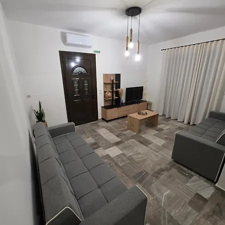Апартаменты Sol Apartments-seaview-3min Walk To Beach-tolo